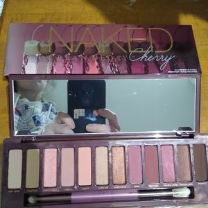 Urban Decay Nakey Cherry Eyeshadow Palette